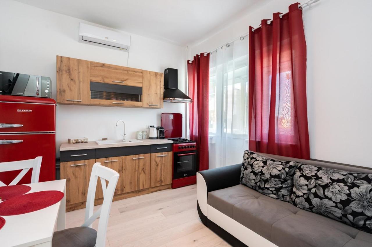 Spacious And Cozy Apartment In Central Bucureşti Ngoại thất bức ảnh