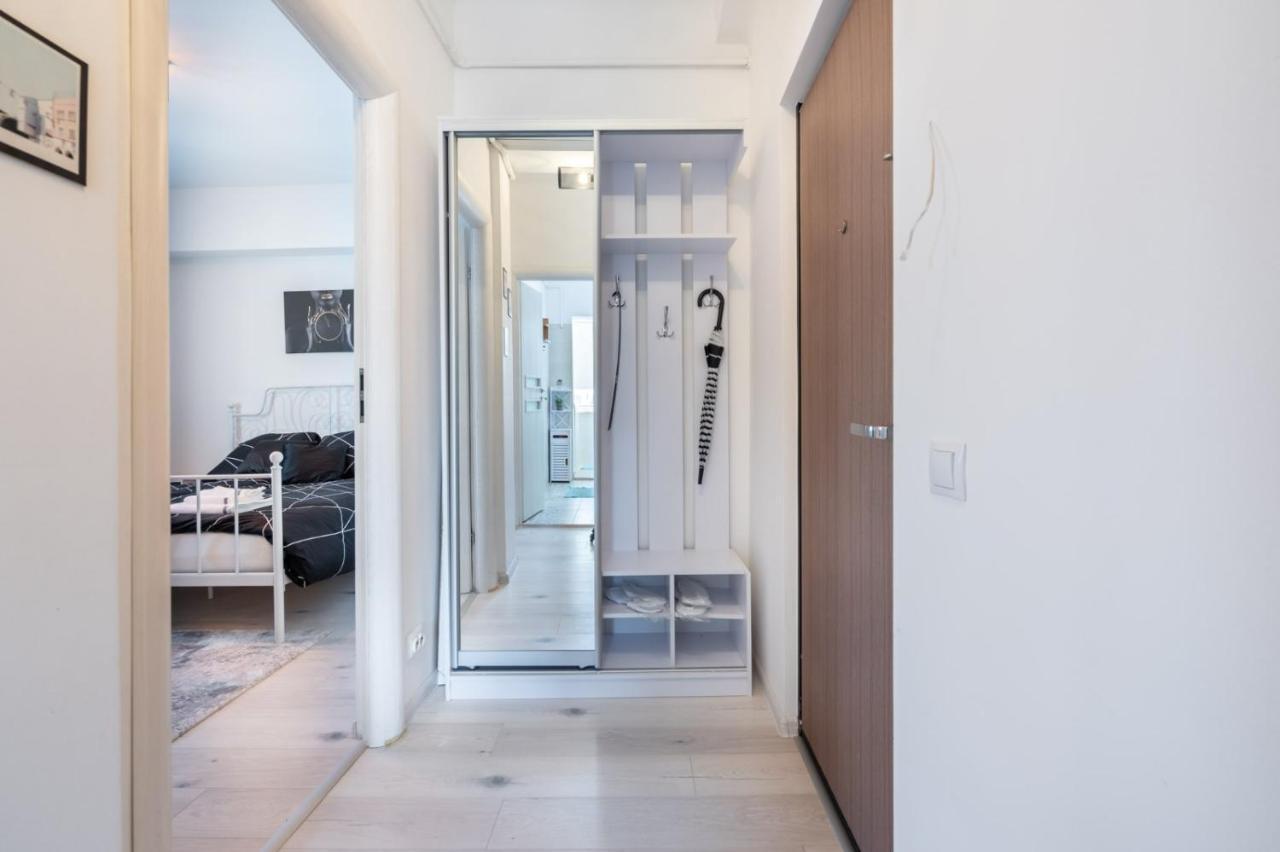 Spacious And Cozy Apartment In Central Bucureşti Ngoại thất bức ảnh