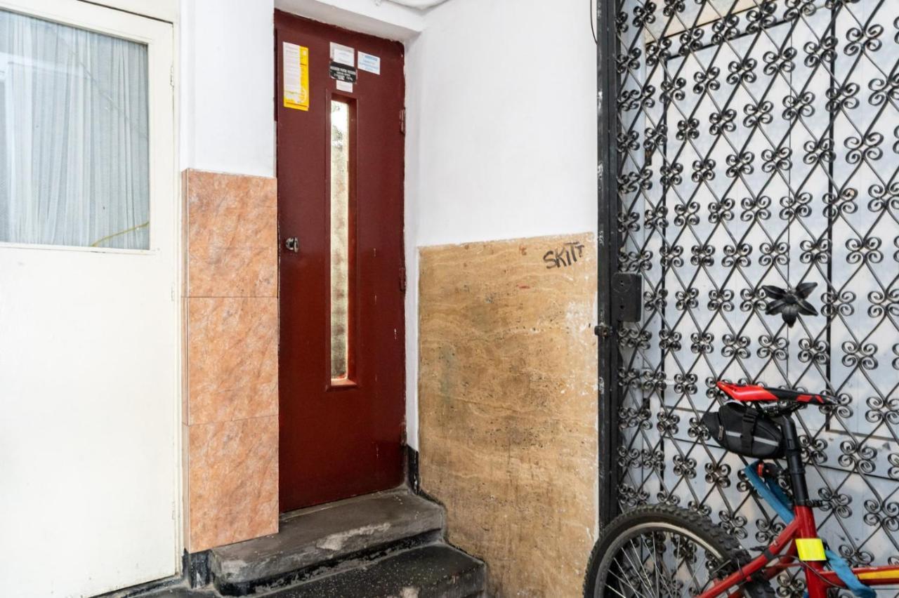 Spacious And Cozy Apartment In Central Bucureşti Ngoại thất bức ảnh
