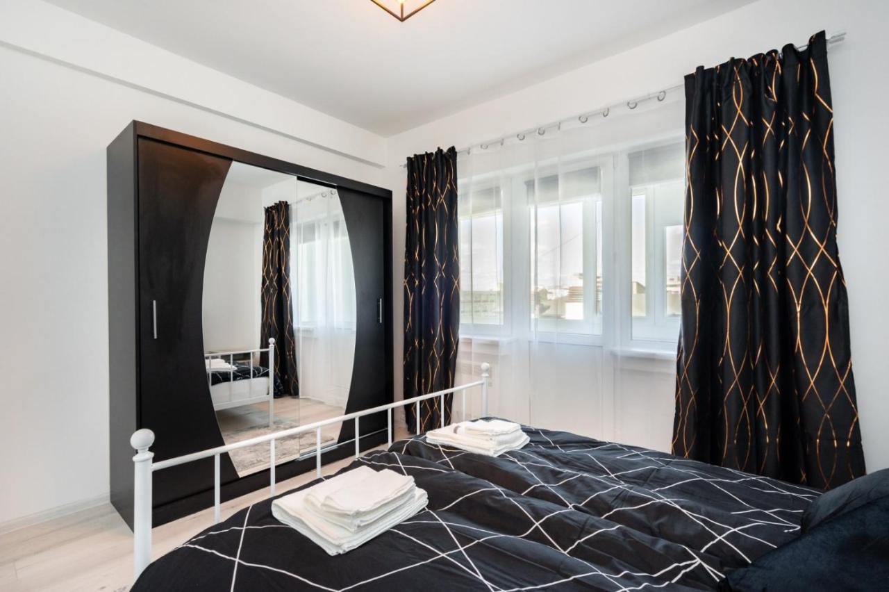 Spacious And Cozy Apartment In Central Bucureşti Ngoại thất bức ảnh