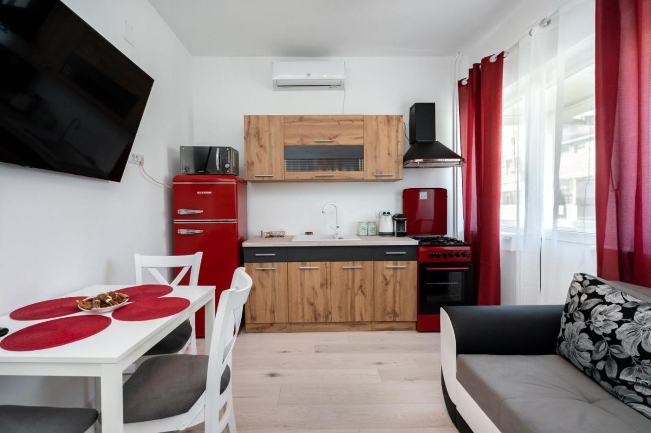 Spacious And Cozy Apartment In Central Bucureşti Ngoại thất bức ảnh